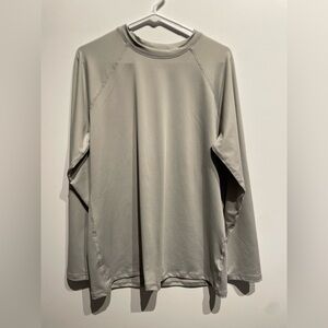Goodfellow & Co Men’s Long Sleeve Rash Guard Top Gray Size Large NWT